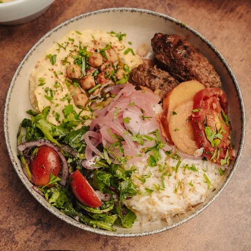 Kafta Bowl com pão saj no Zaataria em Lisboa